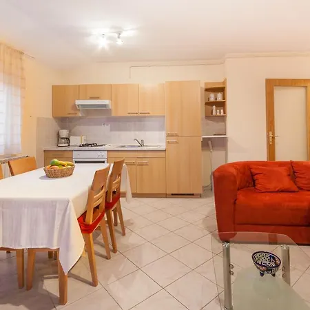 Apartment Aldo * Pula