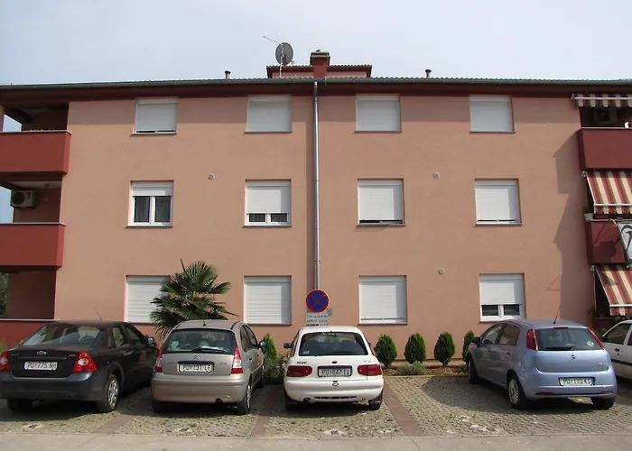 Apartment Aldo Pula